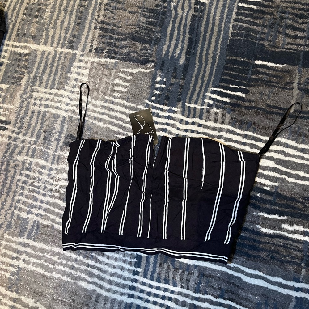 Strapless crop top